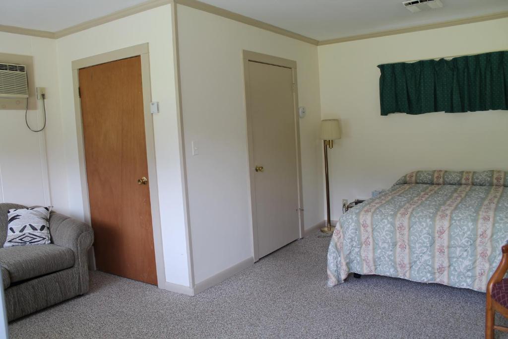 Twin Lakes - Hurley Room photo